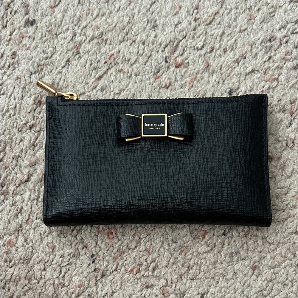 ♠️✨Kate Spade Black Wallet with Gold & black Bow Accent✨♠️